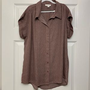 Short sleeved blouse great for back to the office!